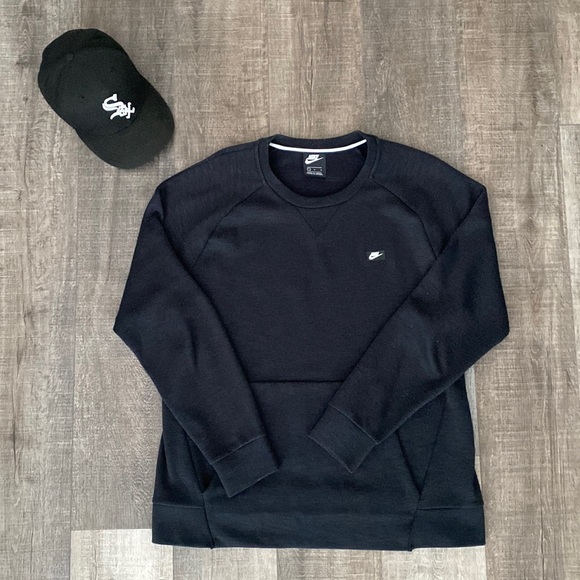 VINTAGE NIKE SWEATSHIRT, BLACK BASIC CREWNECK - Picture 1 of 3